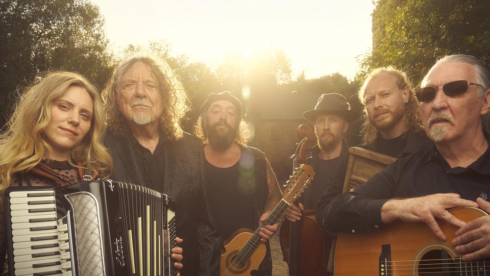 Robert Plant with Saving Grace and Suzi Dian